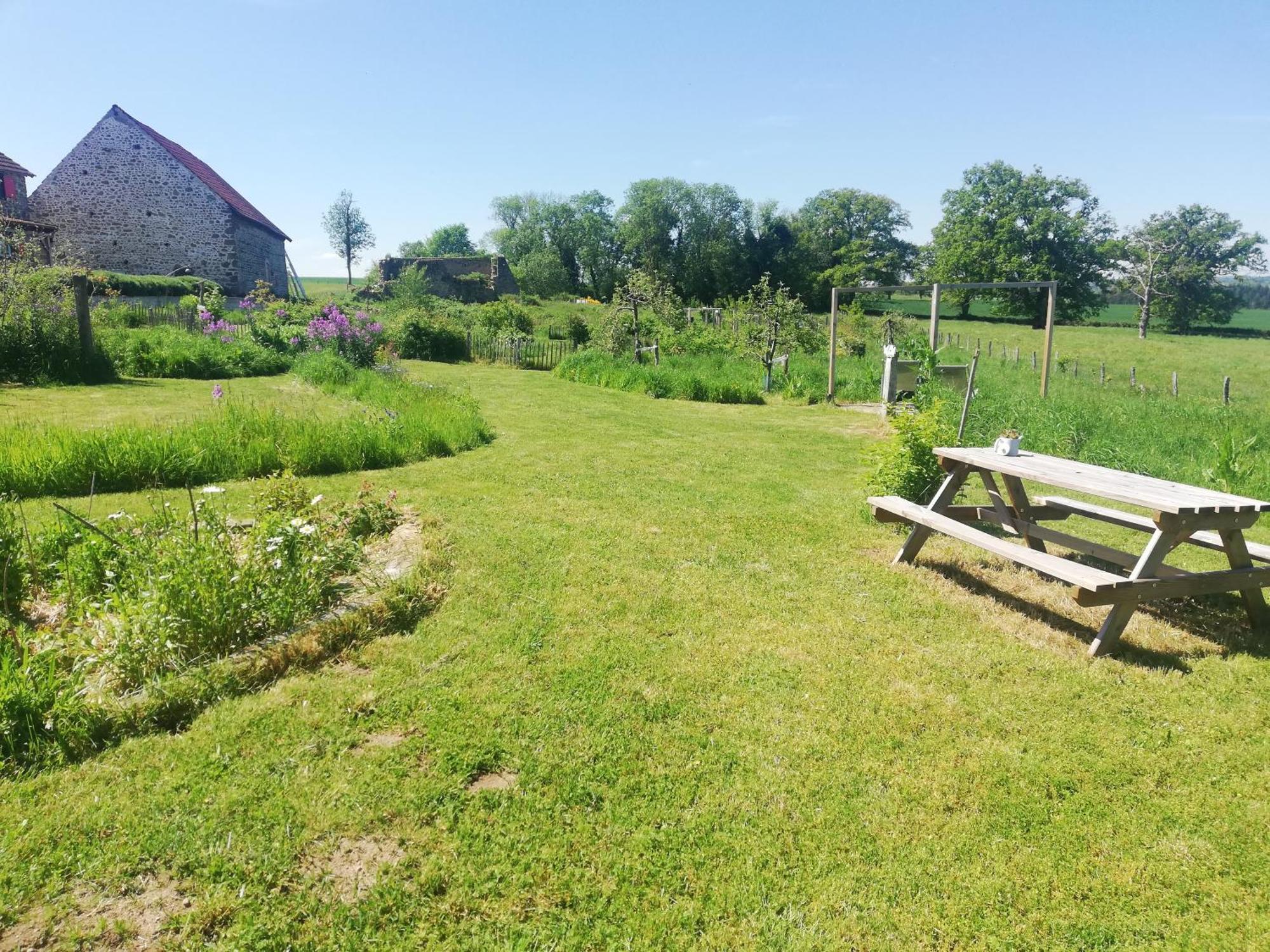 Le Monticule Bed & Breakfast Tardes Luaran gambar